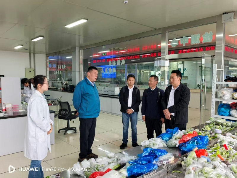 大理白族自治州人民政府駐上海聯絡處招商專員到朝陽農產品大市場參觀考察